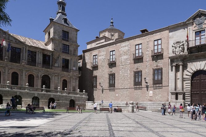 Private Guided Walking tour in Toledo (2 or 3 or 6 hours) - Puerta de Bisagra and Puerta de Toledo