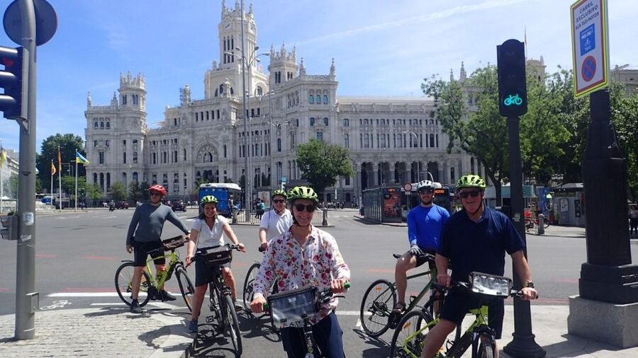 Private Madrid Bike Tour | Exclusive Guided Tour | From 30€ - Regular bike or e-bike?