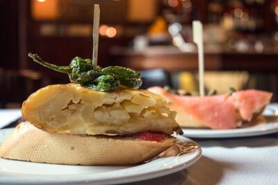 Private: Madrid Historic Centre Food Tour with 10+ Authentic