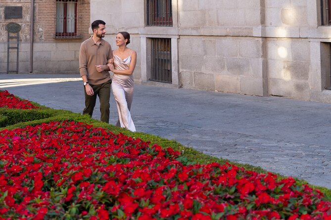 Private Photo Session Tour for Couples in Madrid - Finishing in the Sabatini Gardens