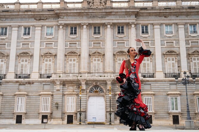 Private Photography Tour of Madrid - Almudena Cathedral: A Strong Architectural Contrast
