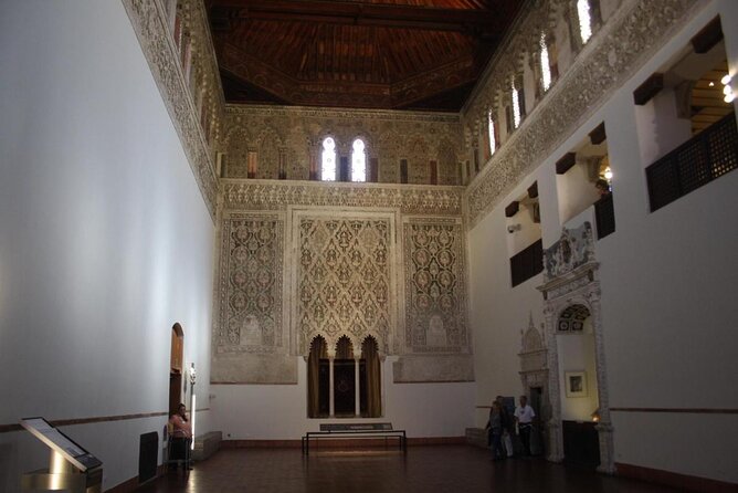 Private Shalom Jewish Tour of Toledo. Pickup option in Madrid - Casa del Judío brings the story down to daily life