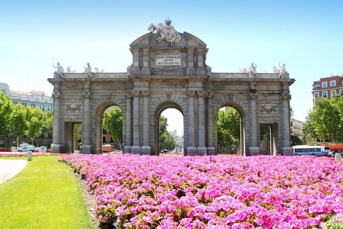 Private Tour: Madrid City Tour - A private introduction to Madrid by minivan