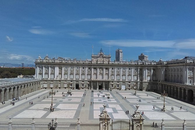 Private tour of the Royal Palace of Madrid - Timing, transport, and practical details