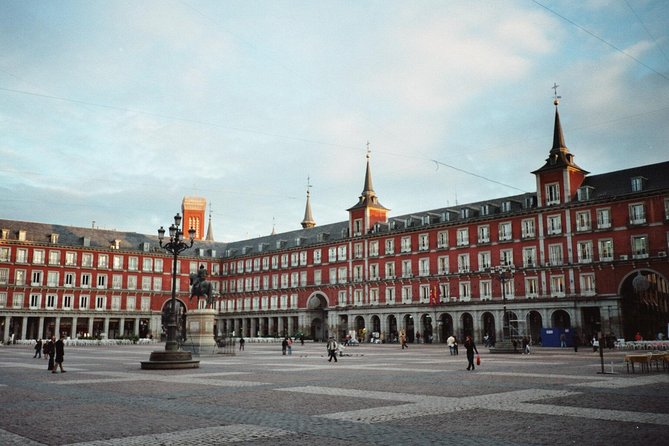 Private Tour: Santiago Bernabeu Stadium & Modern Madrid with Hotel pick up - Is $620.37 per person a fair price?