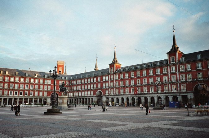 Private Tour: Santiago Bernabeu Stadium & Modern Madrid with Hotel pick up - Who will enjoy this experience most?