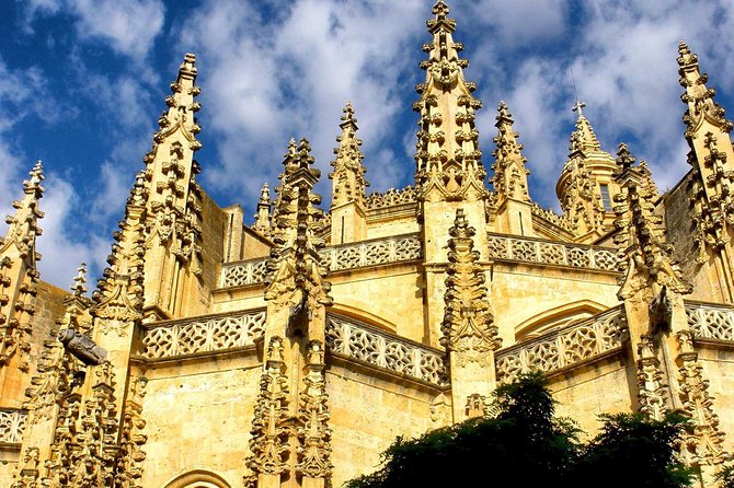 Private Tour: Segovia Day Trip from Madrid by High-Speed Train - Train travel, meeting points, and the return to Madrid