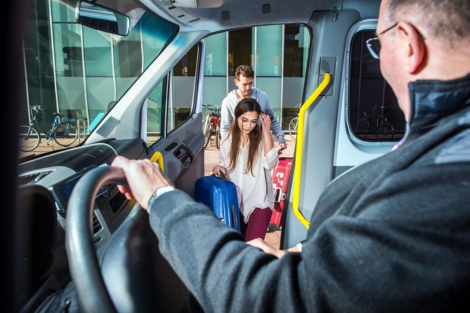 Private transfer departure from City Centre to Madrid Airport - What this Madrid transfer actually provides