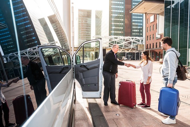 Private transfer departure from City Centre to Madrid Airport - Door-to-door service can mean more than a taxi