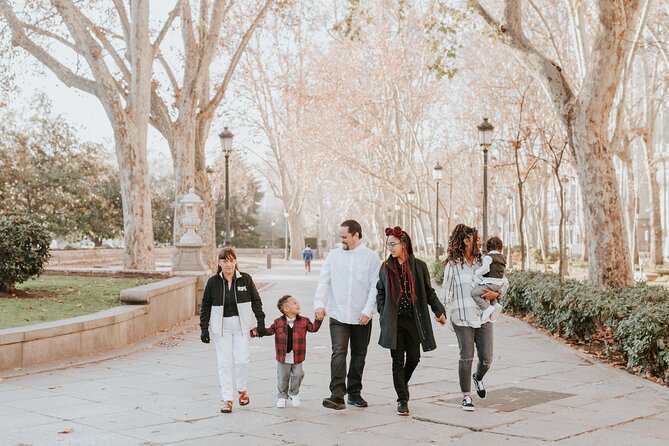 Private Vacation Photography Session with Photographer in Madrid - Malasaña for neighborhood character