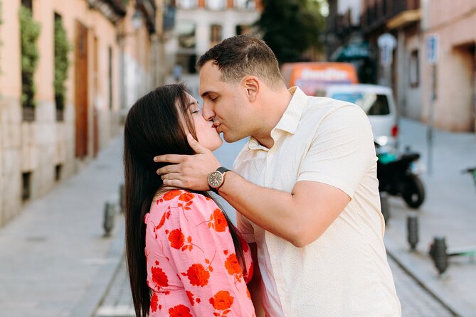 Private Vacation Photoshoot with Photographer in Madrid - Who should book this Madrid photoshoot?