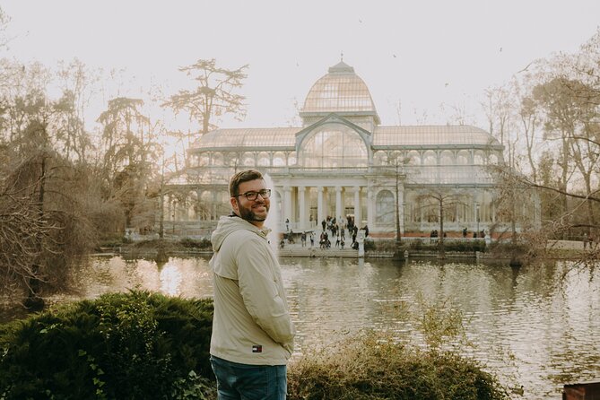 Private Vacation Photoshoot with Photographer in Madrid - Timing, weather, and the meeting point