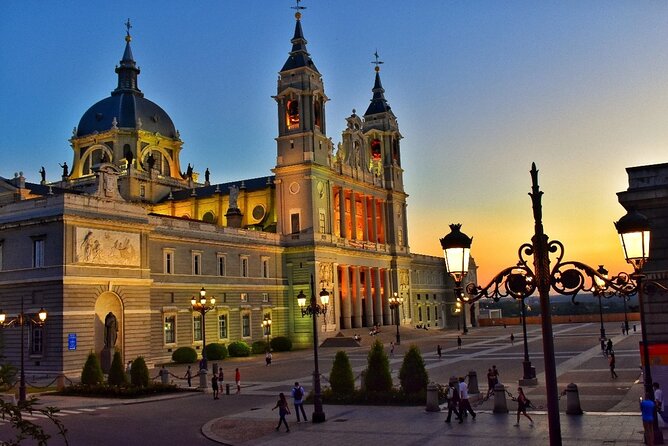 Private VIP tour Royal Palace and city tour. All of Madrid in one day - Old Madrid comes alive along Calle Mayor