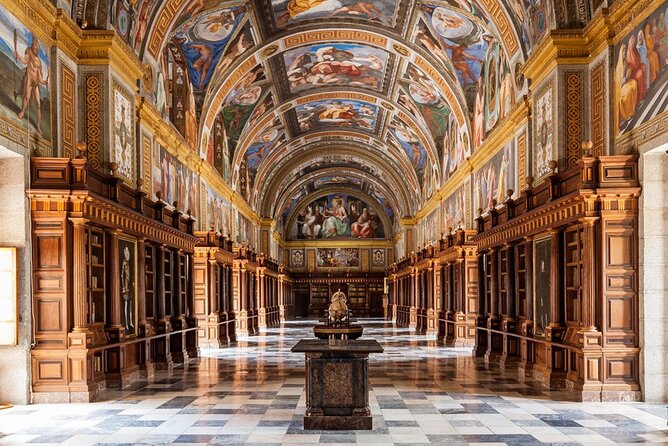 Private VIP visit El Escorial Palace, Monastery, Villa & Garden - Basilica San Lorenzo and the risk of a service
