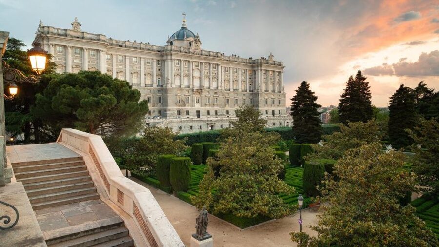 Private Visit to the Royal Palace and Walking Tour of Madrid - Entering the Royal Palace with a private guide