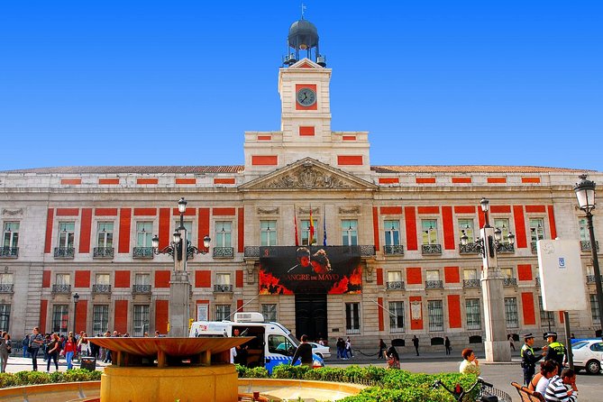 Private walking tour Madrid: Secrets and must - Puerta Cerrada and the traces of an older city