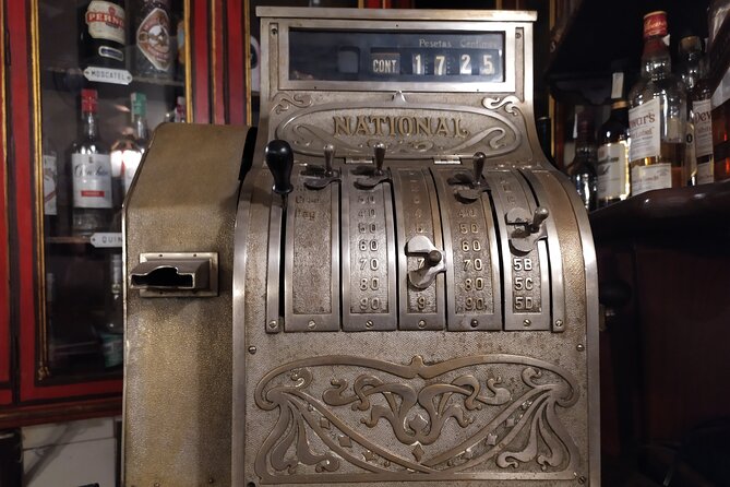 Private walking Tour: The oldest taverns of Madrid - Taberna Antonio Sánchez: three centuries in one tavern