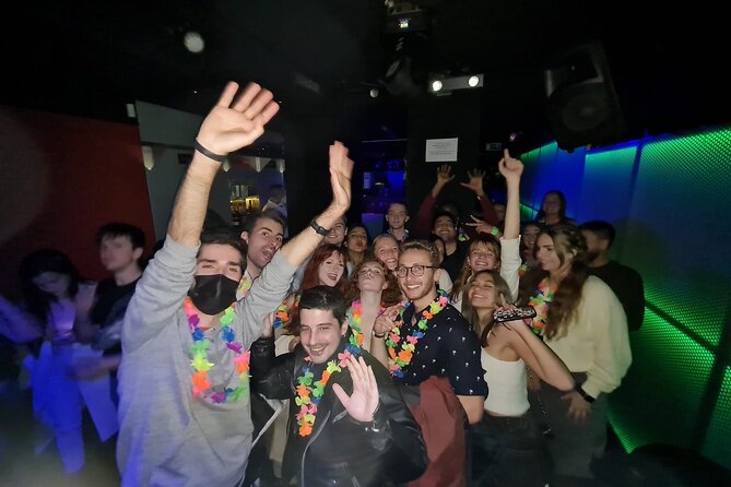 PUBCRAWL Bar and Party Route in Madrid - Three or four Madrid bars, one hour at a time