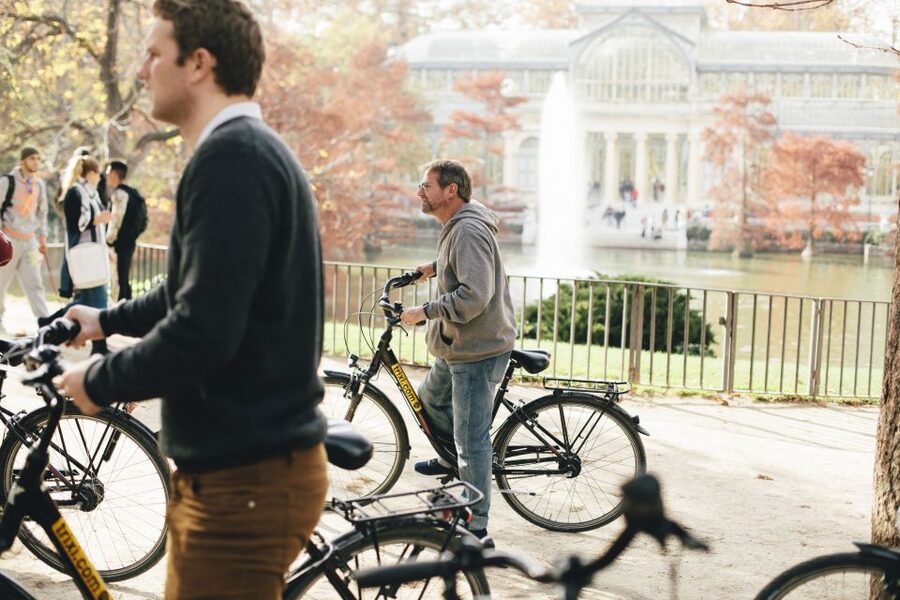 Rent a Bike in Madrid -Free phone holder and selfguided tour - Key points to know before you book