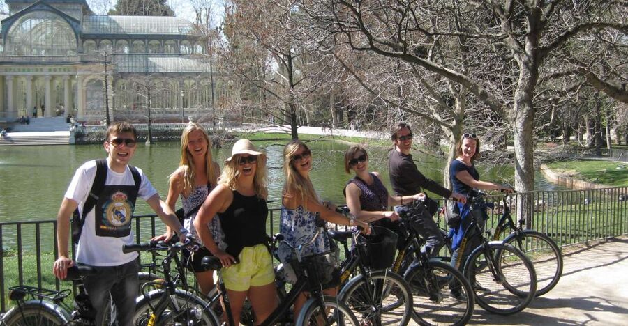 Rent a Bike in Madrid -Free phone holder and selfguided tour - A practical route through Madrid’s major sights