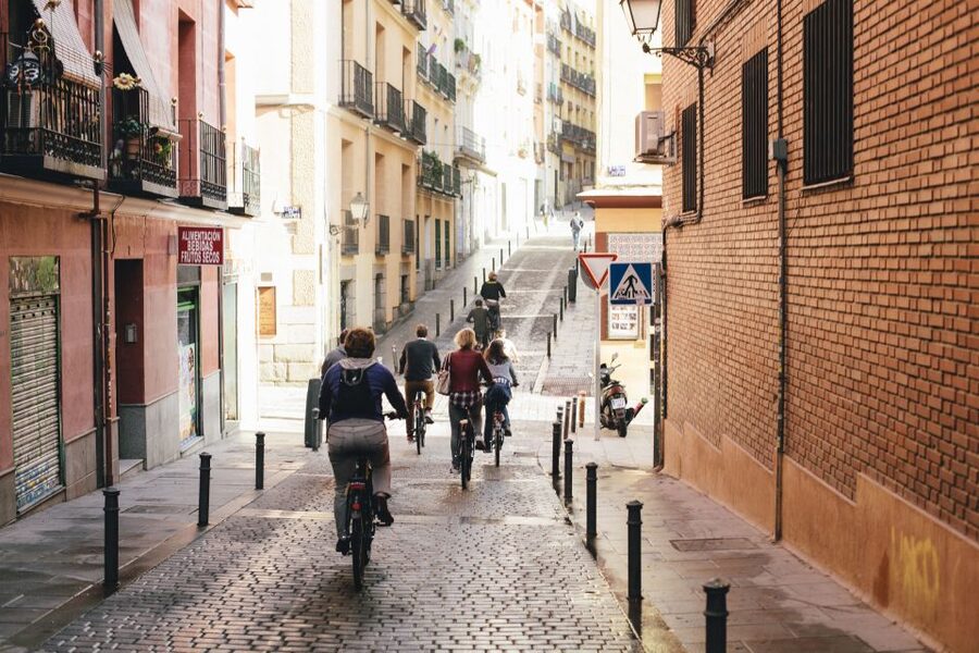 Rent a Bike in Madrid -Free phone holder and selfguided tour - What to bring and what costs extra