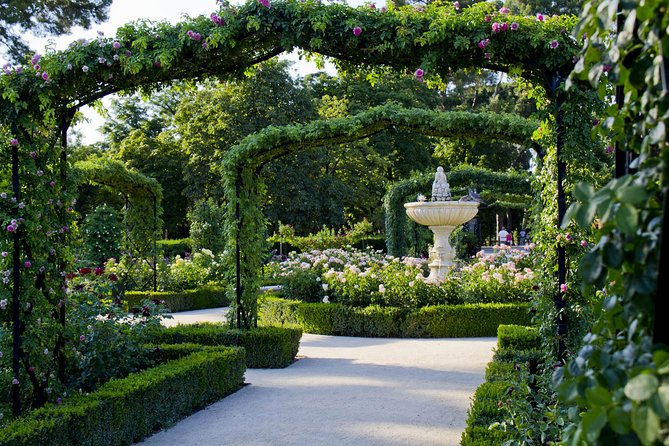 Retiro Park bike tour- Get transported to the XVI century - Starting Near Calle de Santiago