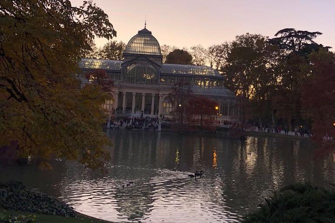 Retiro Park bike tour- Get transported to the XVI century - The Real Issue: Crowds on the Route