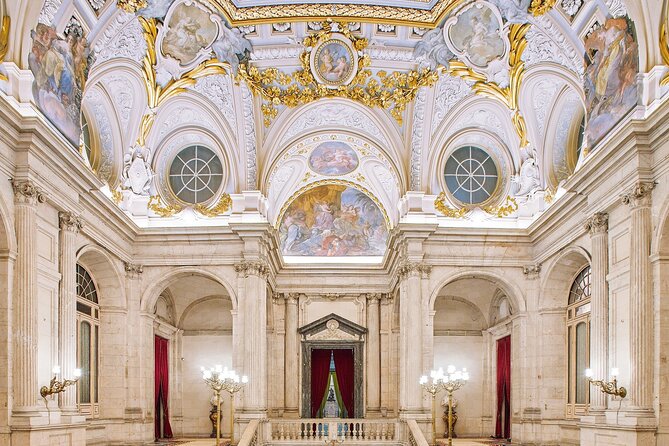 Royal Palace of Madrid Early Entrance Tour Skip-The-Line Ticket - Porcelain, ceilings, and royal decoration