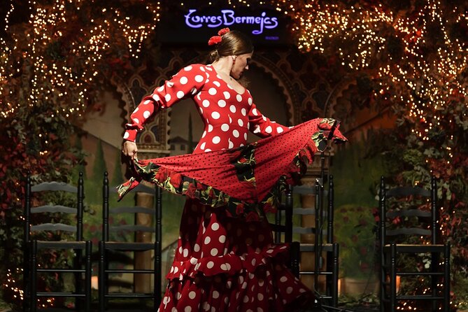 Royal Palace of Madrid Guided Tour and Flamenco Show with Tapas - Tapas and a drink during the performance
