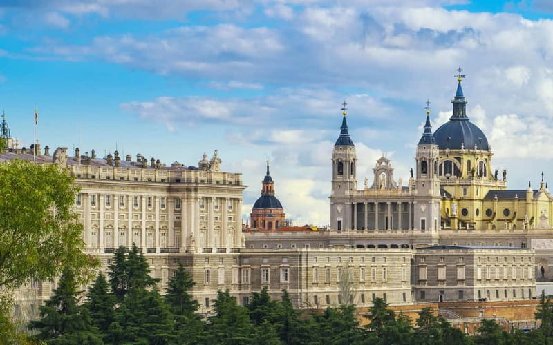 Royal Palace of Madrid: Private tour with entrance included - Why the Royal Palace deserves a guided visit