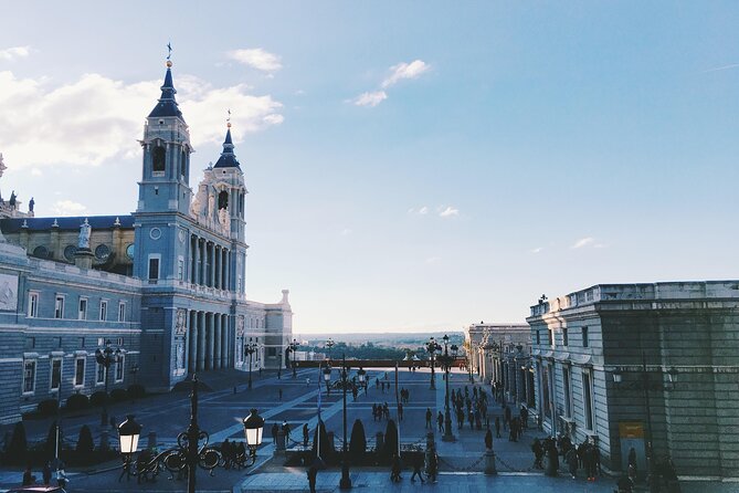 Royal Palace Skip-the-Line Ticket and Guided Tour in Madrid - Meeting your guide at 10:00 am
