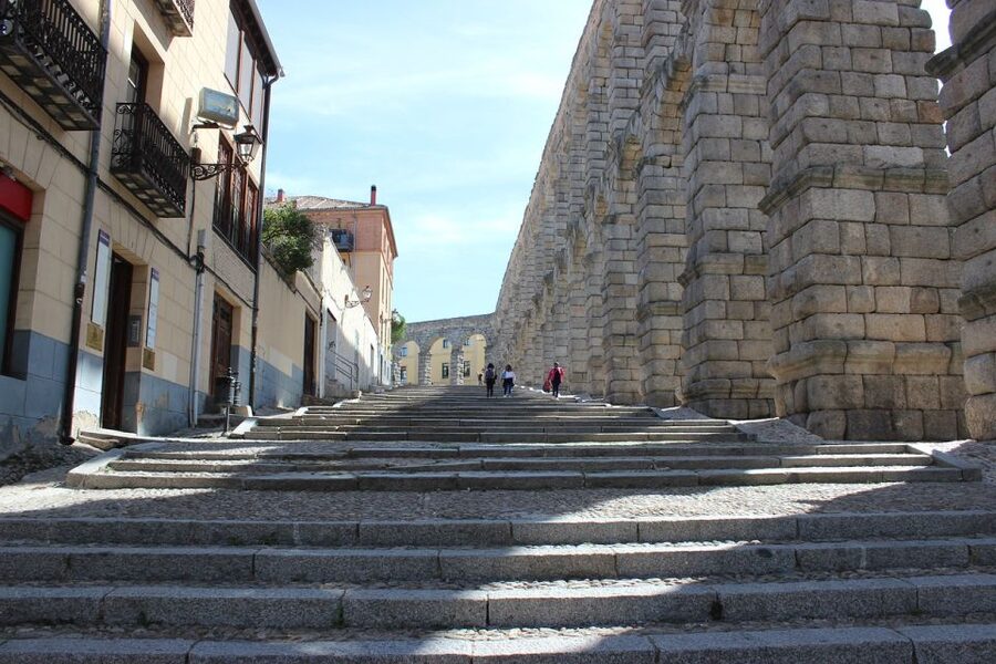 Segovia: 3-Hour Private Walking Tour - Starting with Segovia’s Roman aqueduct