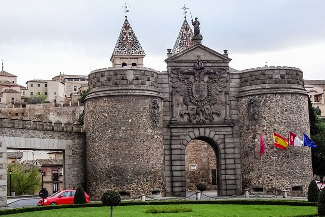Segovia, Avila & Toledo: Small Group Guided Tour from Madrid - The guide can make or break the day