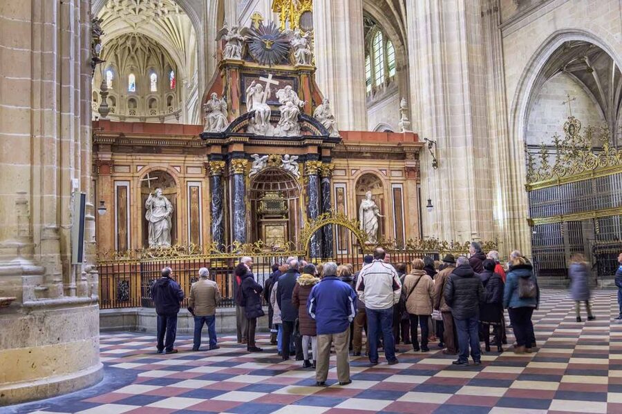 Segovia Cathedral Entrance Ticket - Why the Gothic interior is worth your time