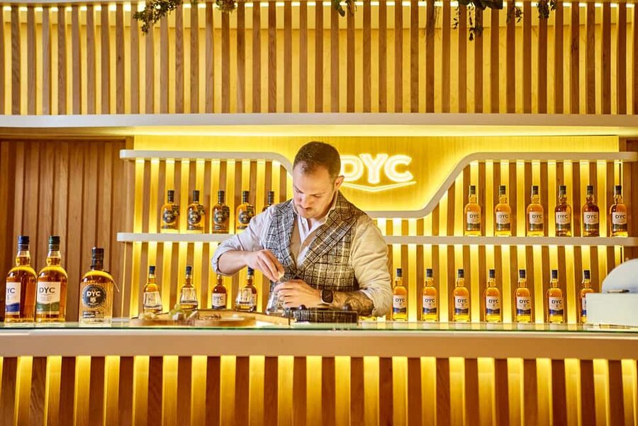 Segovia: DYC Distillery guided visit with whiskey tasting - Finding the visitor center before the tour