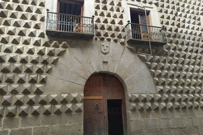 Segovia from the Aqueduct to the Alcazar: A Self-Guided Audio Tour - Plaza de Medina del Campo