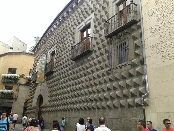Segovia from the Aqueduct to the Alcazar: A Self-Guided Audio Tour - Casa de los Picos and the city streets