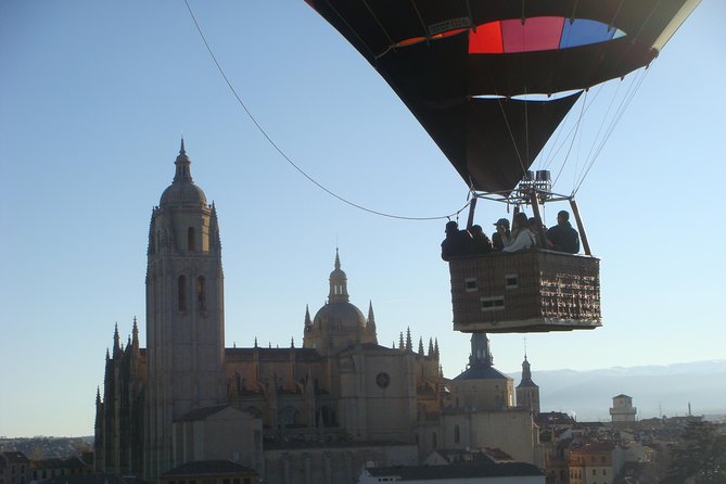 Segovia from the Skies: Sunrise Balloon Ride - Landing, packing up, and the Spanish brunch