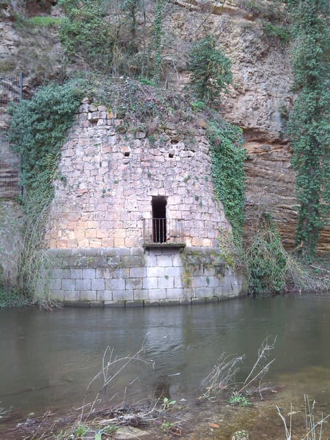 Segovia: guided route on an electric bicycle (ebike) - Along the wall and behind the main sights