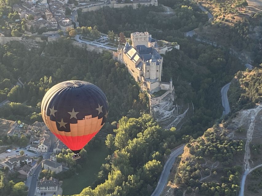 Segovia: Hot-Air Balloon Flight with Optional 3-Course Lunch - Breakfast, cava, and the landing routine