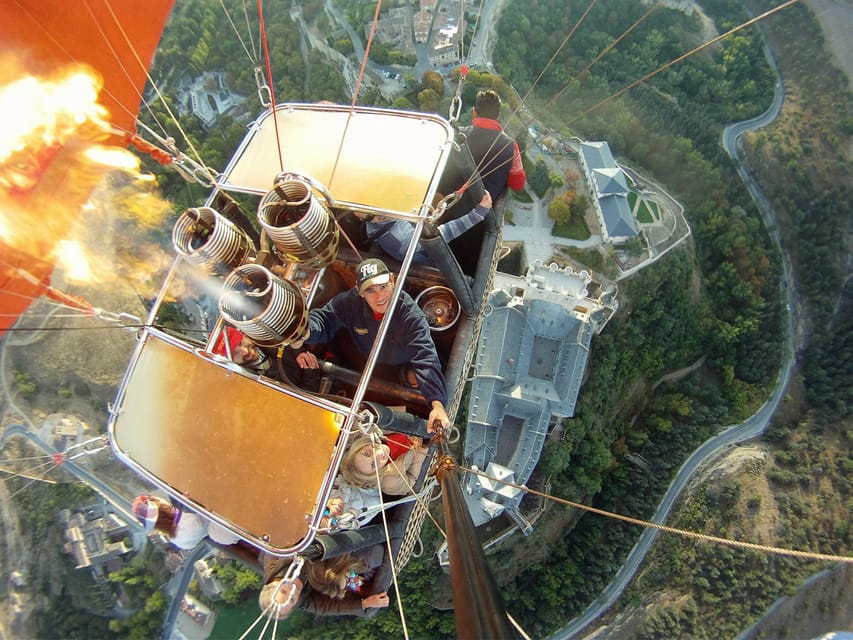 Segovia: Hot-Air Balloon Flight with Optional 3-Course Lunch - Who should book this experience?