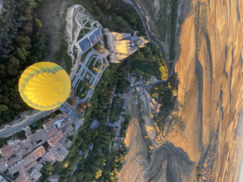 Segovia: Hot Air Balloon Flight with Picnic and Cava - Key points at a glance