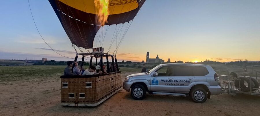 Segovia: Hot Air Balloon Flight with Picnic and Cava - The return transfer and the balloon pack-up