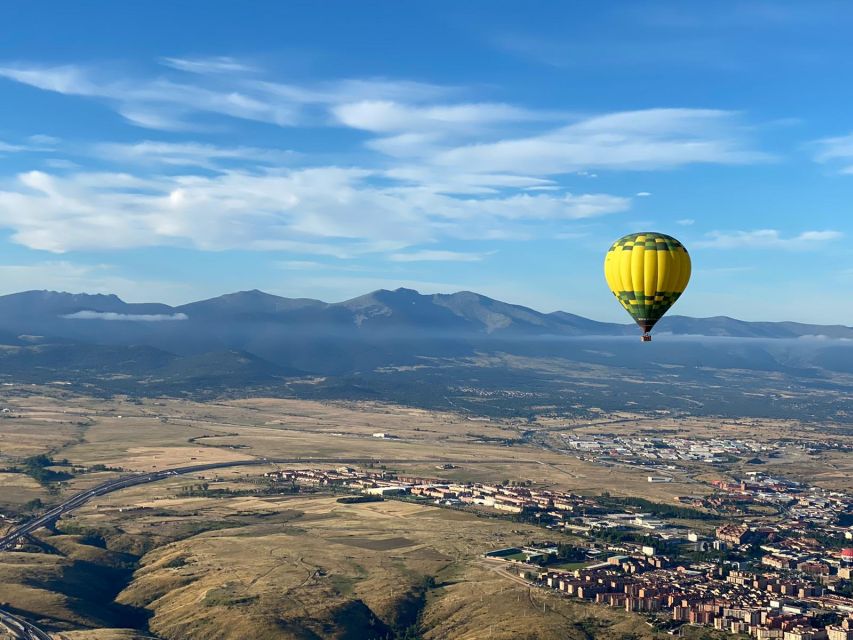 Segovia: Hot Air Balloon Ride with Picnic and Activity Video - What the three-hour schedule really includes