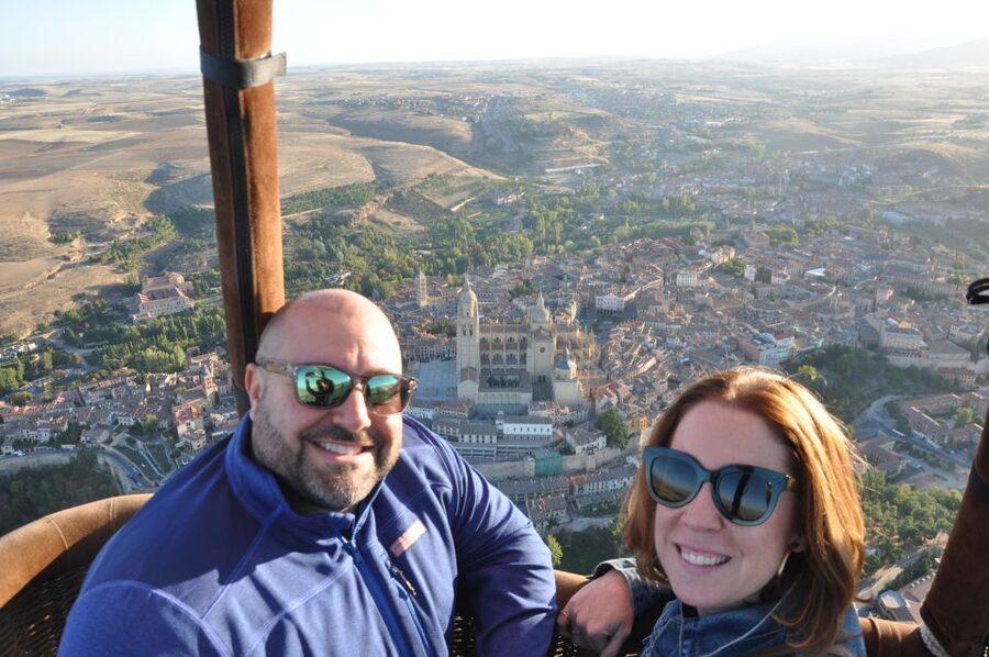 Segovia: Private Balloon Ride for 2 with Cava and Breakfast - One hour above the Segovia region