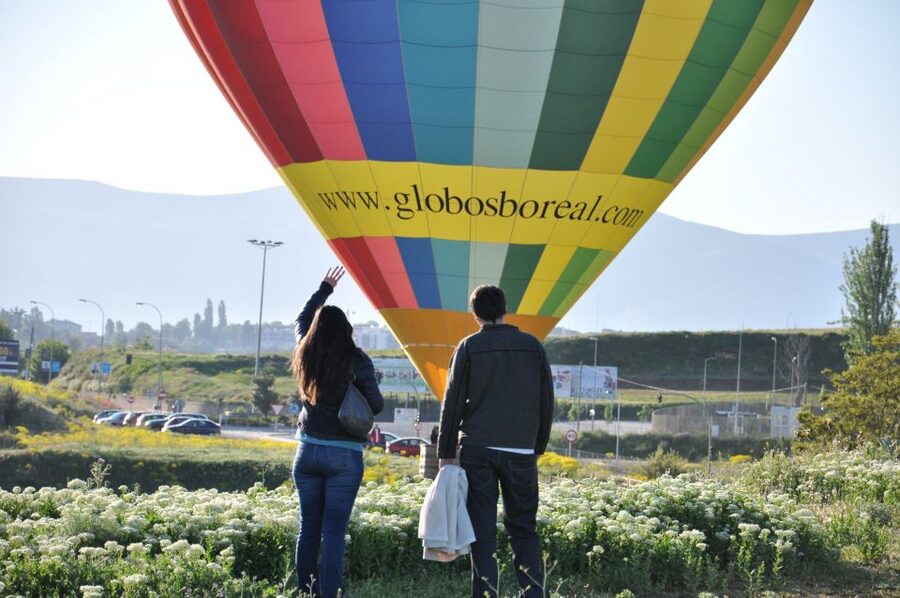 Segovia: Private Balloon Ride for 2 with Cava and Breakfast - What the private format changes