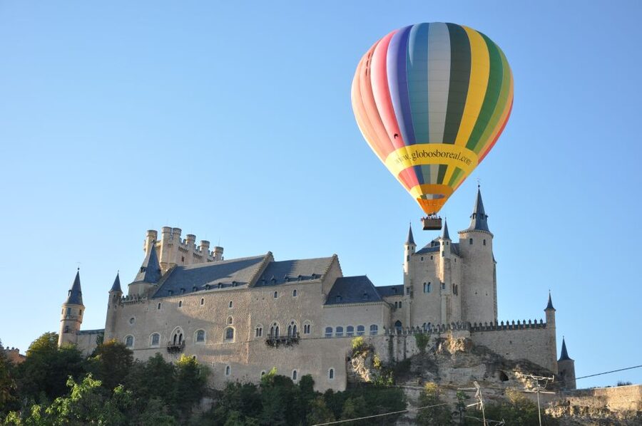Segovia: Private Balloon Ride for 2 with Cava and Breakfast - Should you book the private balloon ride?