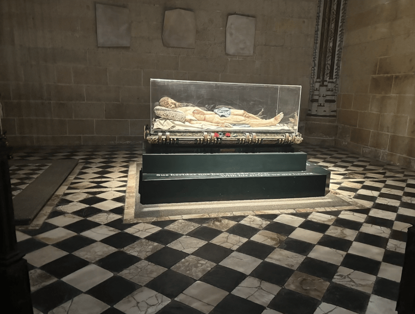 Segovia: private tour with Alcazar, Cathedral and wine tasting - What $198 Per Person Gets You