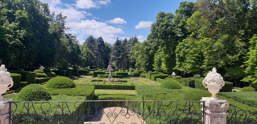 Segovia: Royal Palace of La Granja de San Ildefonso Tour - Why La Granja makes a good side trip from Segovia