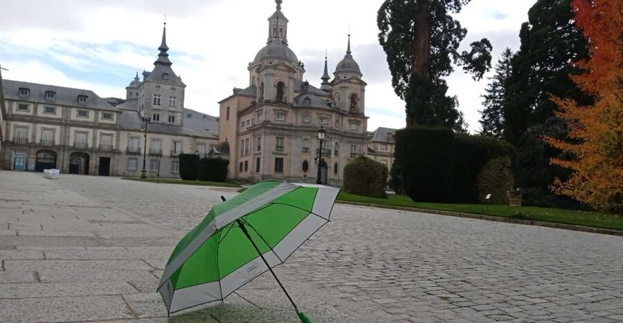 Segovia: Royal Palace of La Granja de San Ildefonso Tour - Meeting outside the Real Colegiata